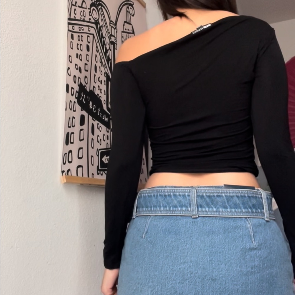 Off the Shoulder Graphic Long Sleeve - Picture 2 of 8